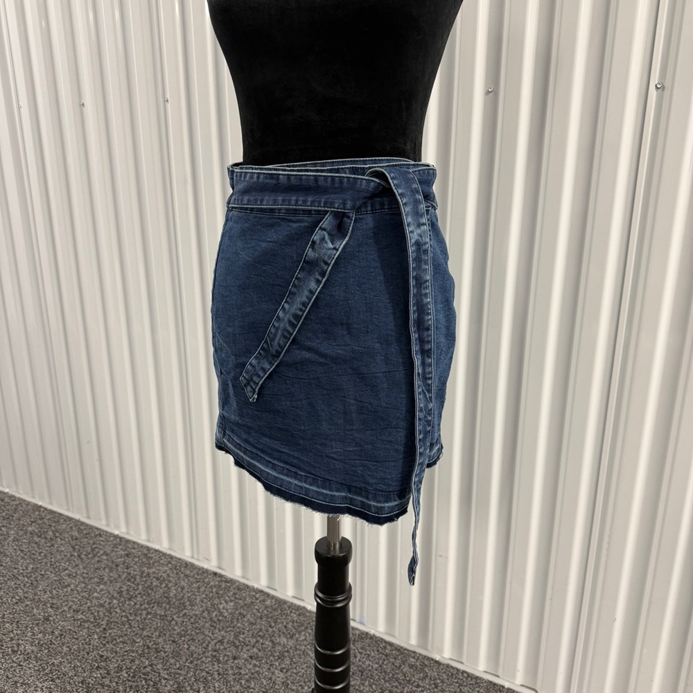 Dolls Kill Momokrom Women’s New Denim Wrap Mini Skirt Size 28